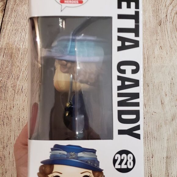 Funko Pop Etta Candy Wonder Woman 228 - Picture 4 of 8